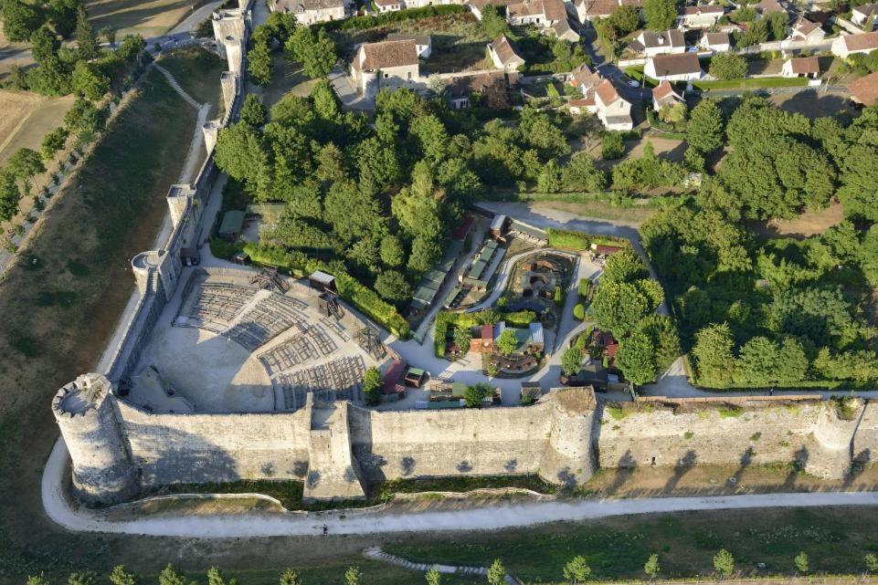 La Voulzie Appartement - Proche Centre Avec Parking Prive Provins Eksteriør bilde