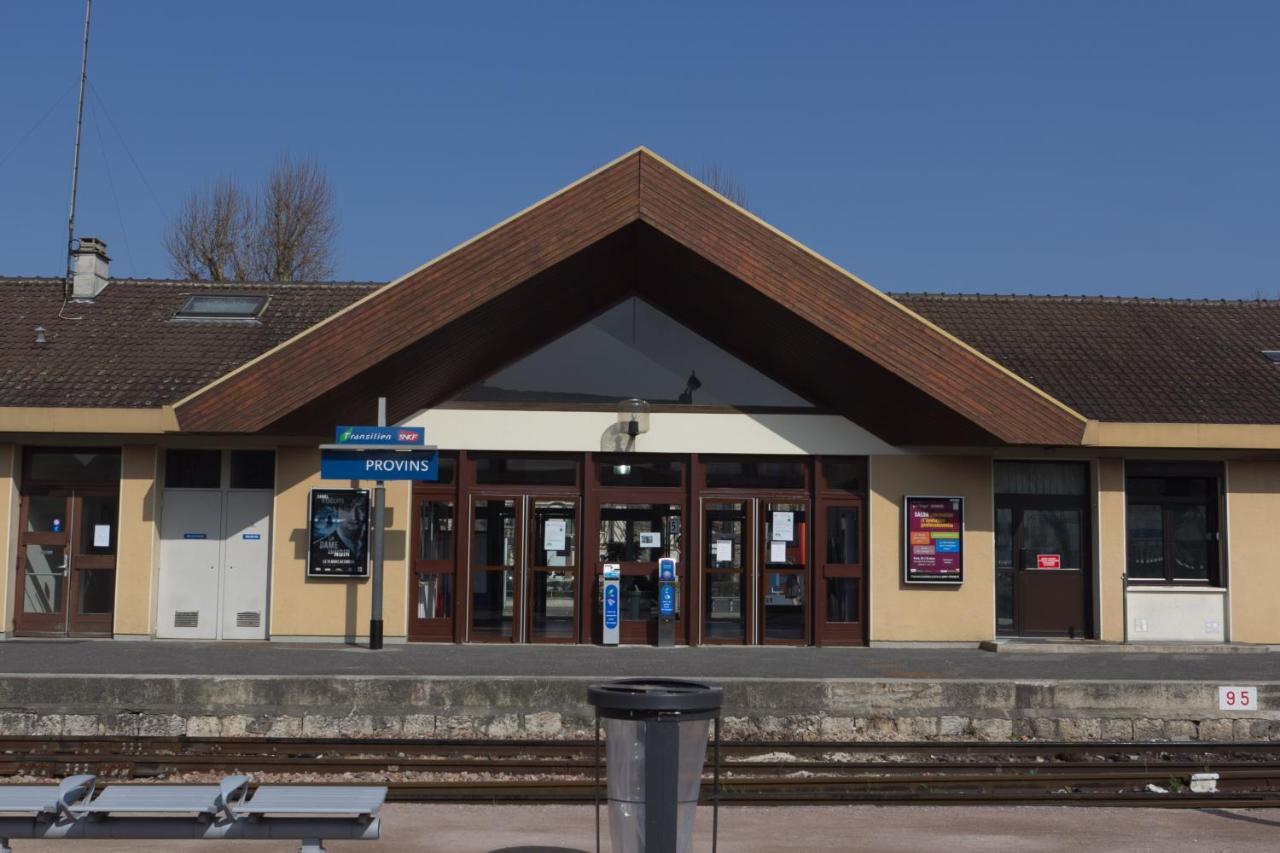La Voulzie Appartement - Proche Centre Avec Parking Prive Provins Eksteriør bilde