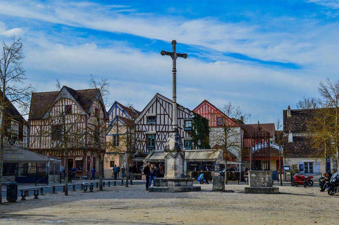 La Voulzie Appartement - Proche Centre Avec Parking Prive Provins Eksteriør bilde