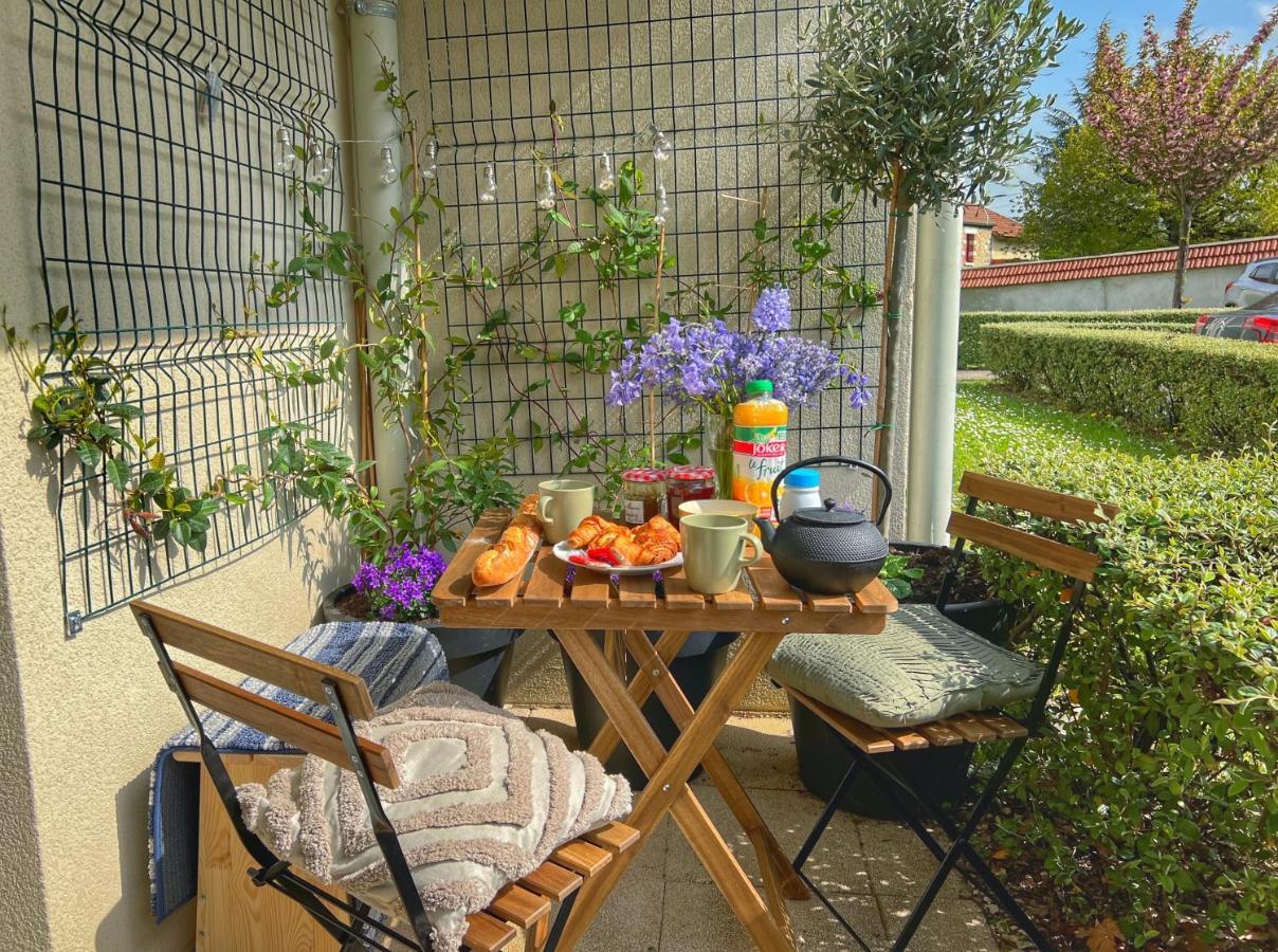 La Voulzie Appartement - Proche Centre Avec Parking Prive Provins Eksteriør bilde